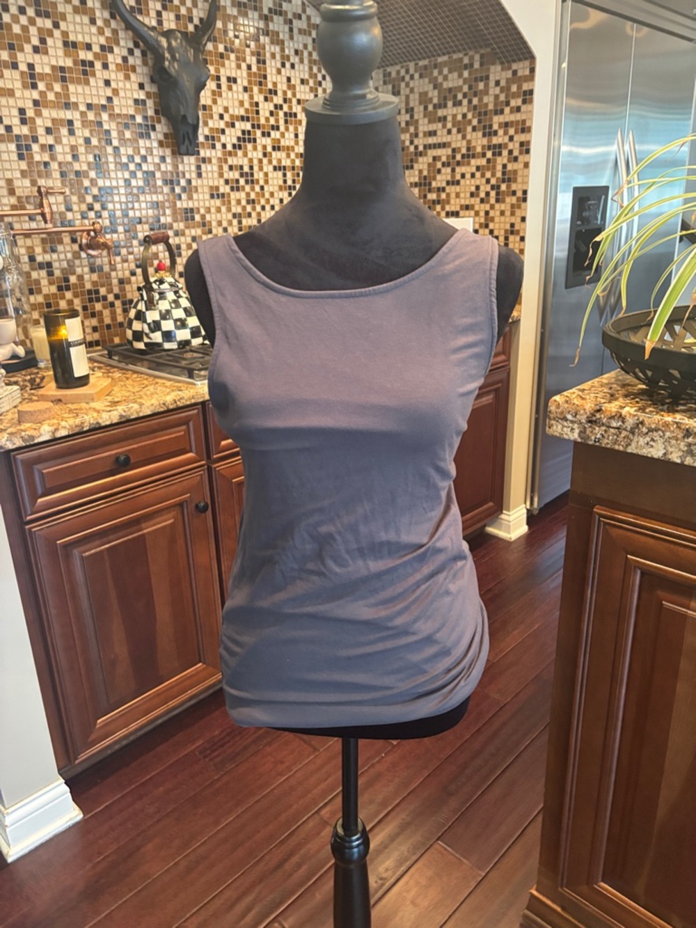 Women’s Scoop Neck Tank Top in Slate